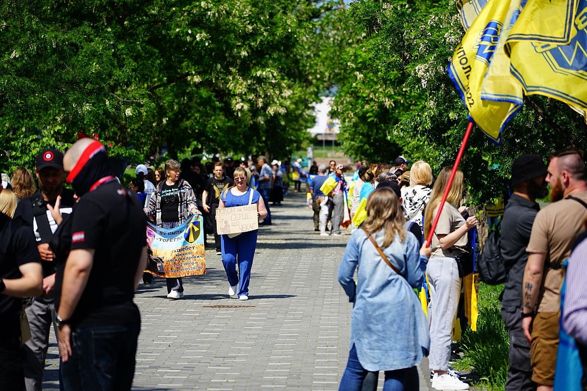 В Україні у Миколаєві підтримали полонених і зниклих воїнів