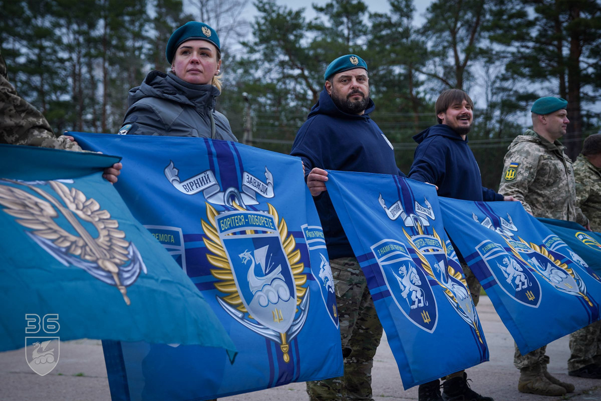 Українські морпіхи повернулися з полону напередодні Великодня