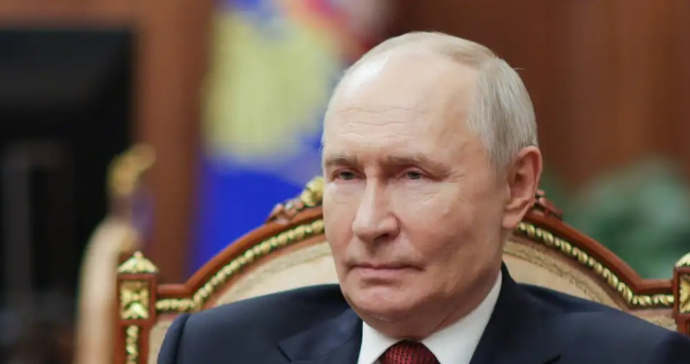 Путін визнав дефіцит пального в Росії після ударів України