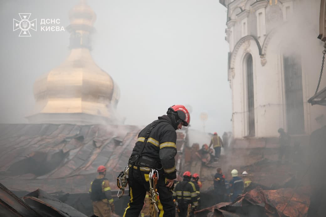 Росія атакувала Україну 70 ракетами і 611 дронами, заявив Зеленський