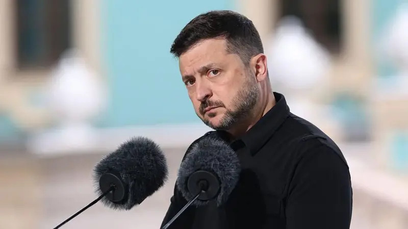 Зеленський відправив Орден Білого Орла Навроцькому поштою