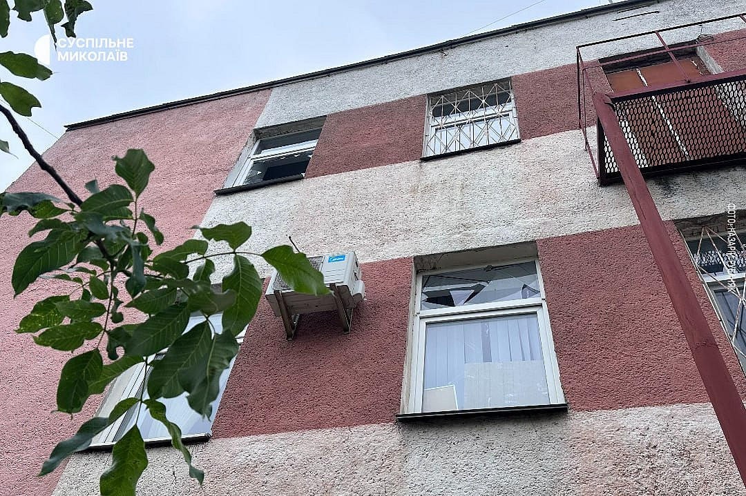 У Миколаєві після атаки Shahed пошкоджені будинки і школа
