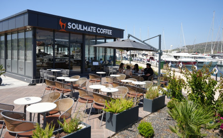 Soulmate Coffee запускає літній кавовий формат у Teos та Alaçatı Marina