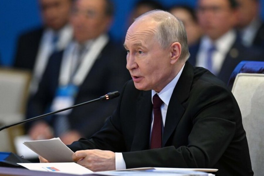 Путін відкинув зустріч із Зеленським: “Поки не бачу сенсу”