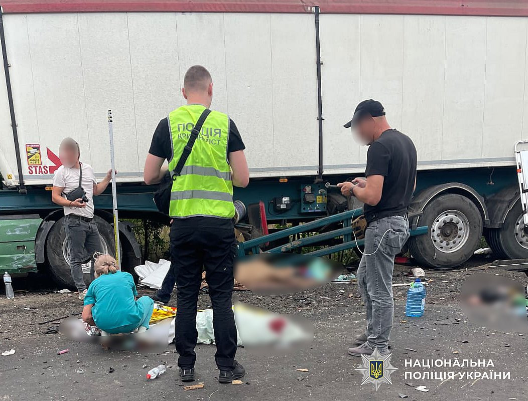 Під Миколаєвом ДТП забрала 12 життів: у місті оголосили жалобу