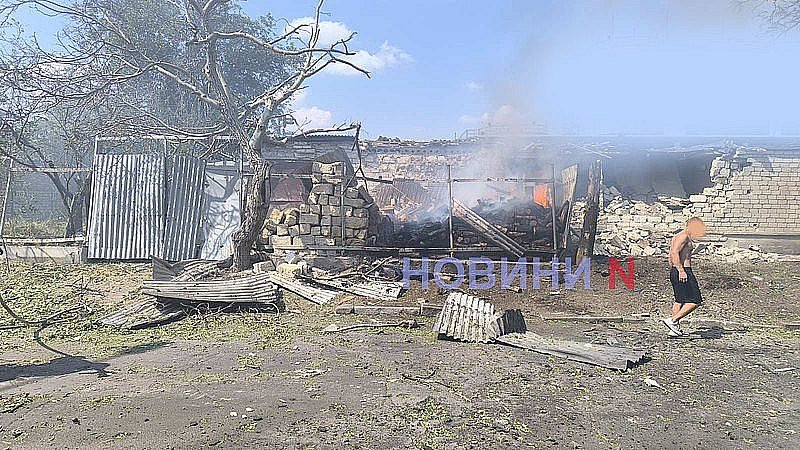 У Миколаєві ліквідували пожежі після атаки РФ: четверо поранених