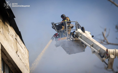 У Миколаєві ліквідували пожежі після атаки РФ: четверо поранених