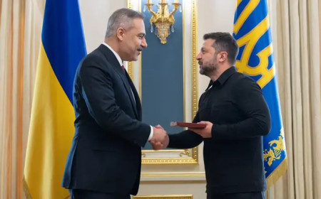 Зеленський нагородив Хакана Фідана та обговорив відновлення переговорів