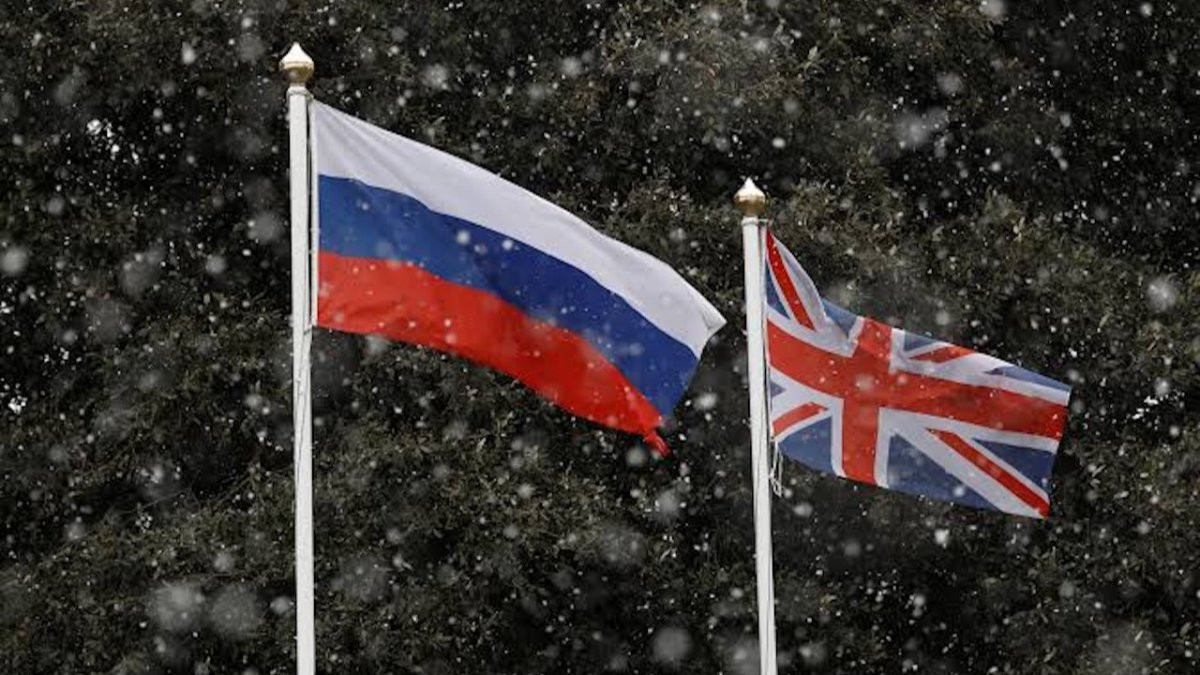 Захарова: Британські військові об’єкти можуть стати цілями Росії