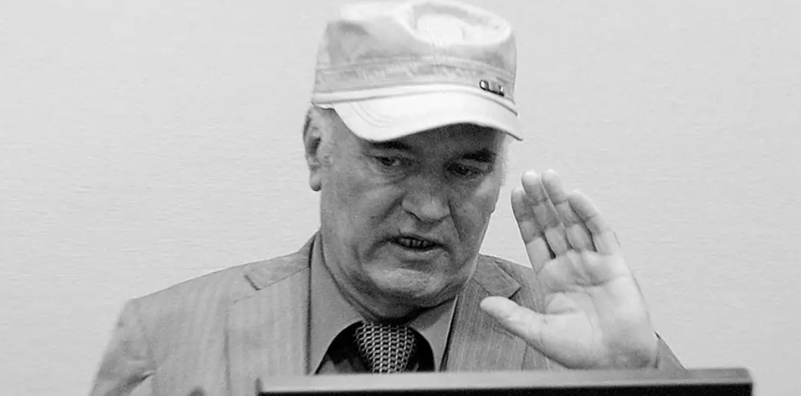 Ратко Младич помер у Гаазі: його засудили за геноцид у Сребрениці