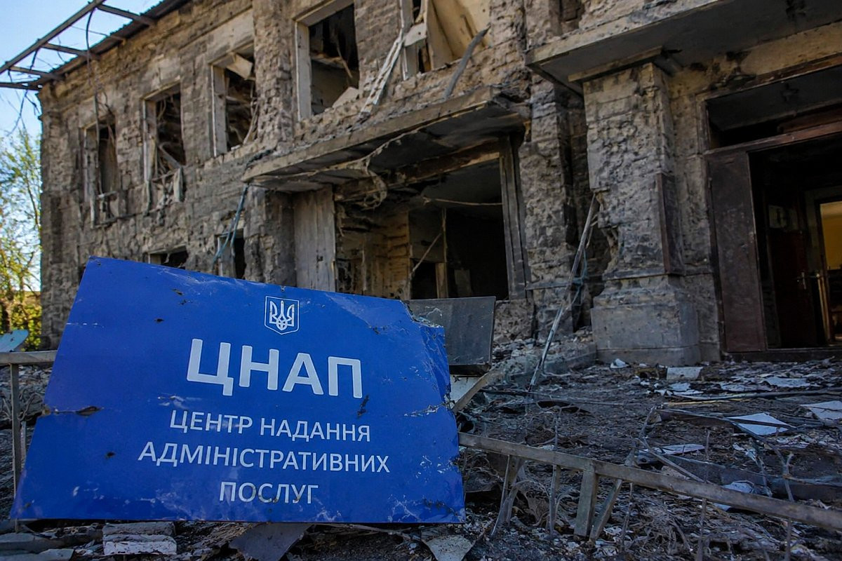 У Снігурівці після атаки зруйновано ЦНАП: документи громадян уціліли