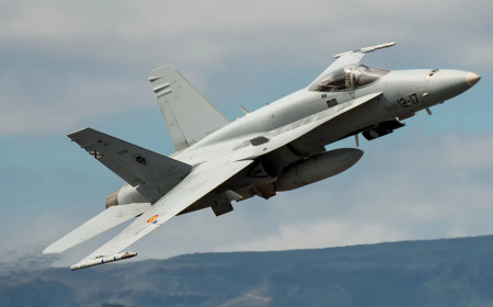 НАТОвські F-18 збили невідомий дрон біля кордону Румунії з Молдовою