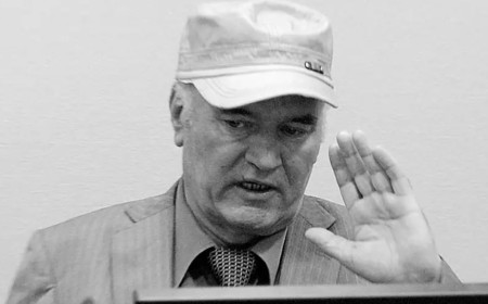 Ратко Младич помер у Гаазі: його засудили за геноцид у Сребрениці
