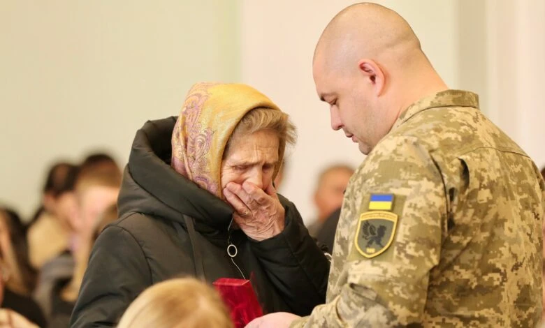 У Чернігові родинам 83 загиблих оборонців передали державні нагороди