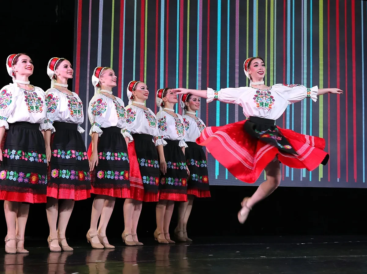 Під час війни в Україні сцени відкриті: ансамбль Вірського у Миколаєві