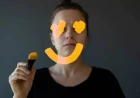 Усміхнена депресія: 7 прихованих ознак за щасливим виглядом