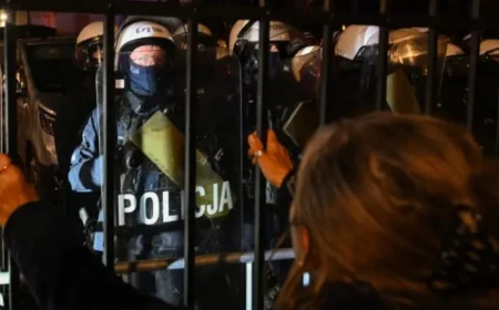 Криза в Конституційному трибуналі Польщі: Навроцький повернув літак