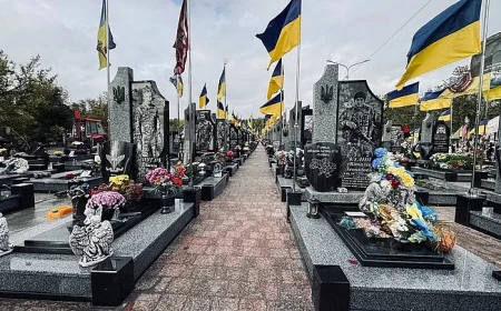 Російський напис на могилі воїна в Україні викликав мовну суперечку